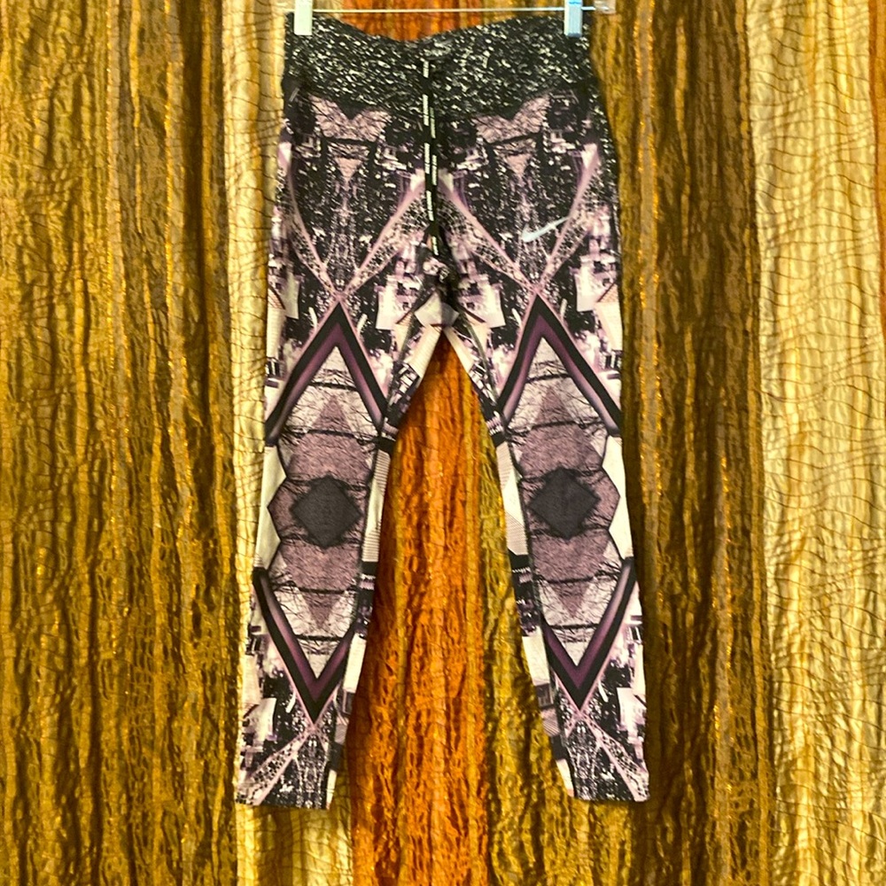 Nike funky mid rise leggings
